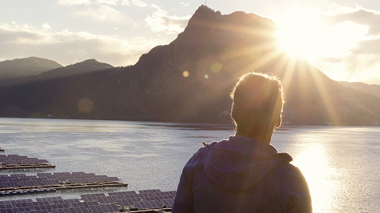 SMA Solar Technology AG accroît nettement son résultat au cours des neuf premiers mois de l’année malgré la pénurie de matériaux, le Conseil d’administration prévoit une forte croissance du chiffre d’affaires pour 2022.