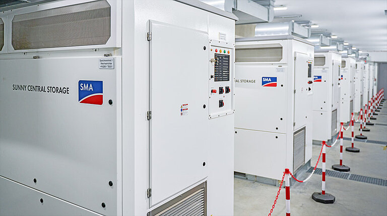 système de stockage doté d’onduleurs à batterie SMA